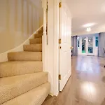 Morley Retreat Modern 3 Bed Ferienhaus