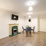 Morley Retreat Modern 3 Bed * Churwell