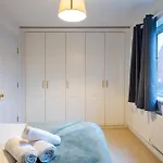 Morley Retreat Modern 3 Bed Churwell