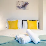 Morley Retreat Modern 3 Bed Ferienhaus *