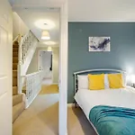 Morley Retreat Modern 3 Bed * Churwell