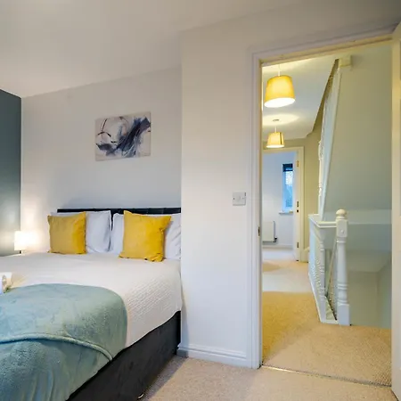Дом отдыха Morley Retreat Modern 3 Bed Churwell