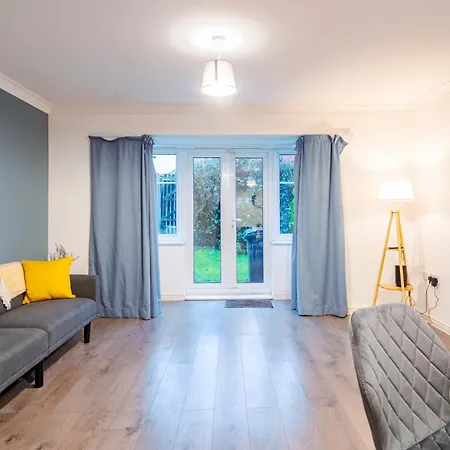 Morley Retreat Modern 3 Bed Дом отдыха Churwell