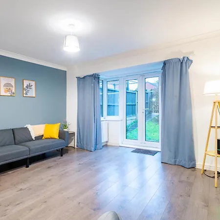 Morley Retreat Modern 3 Bed * Churwell