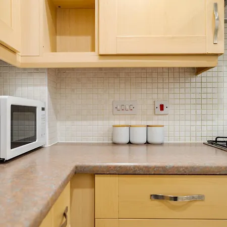 Дом отдыха Morley Retreat Modern 3 Bed Churwell