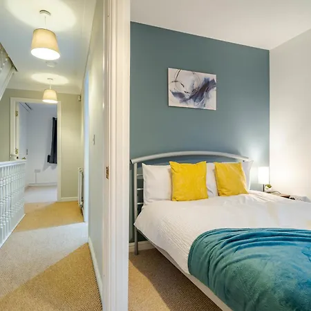 Morley Retreat Modern 3 Bed * Churwell