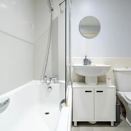 Morley Retreat Modern 3 Bed 度假居 Churwell