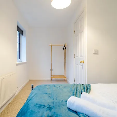 Дом отдыха Morley Retreat Modern 3 Bed Churwell