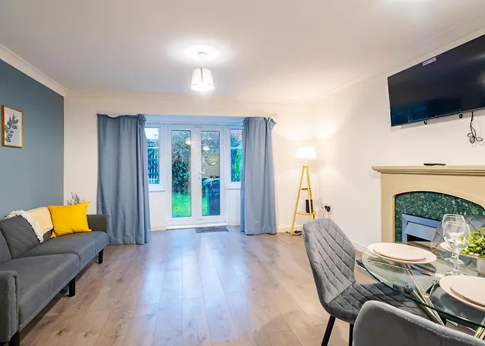 Morley Retreat Modern 3 Bed Hébergement de vacances Churwell