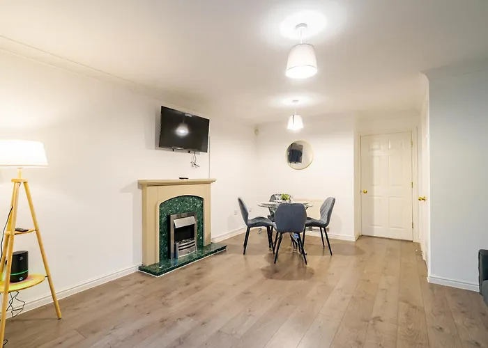 Morley Retreat Modern 3 Bed * Churwell