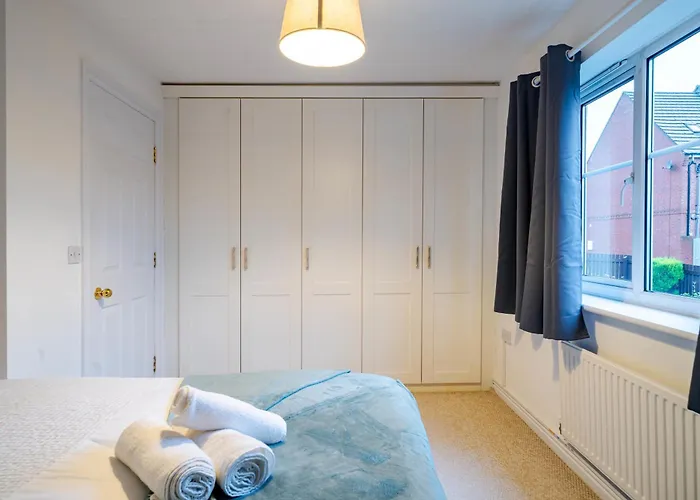 Morley Retreat Modern 3 Bed Churwell