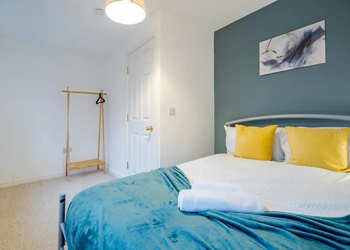 Morley Retreat Modern 3 Bed * Churwell